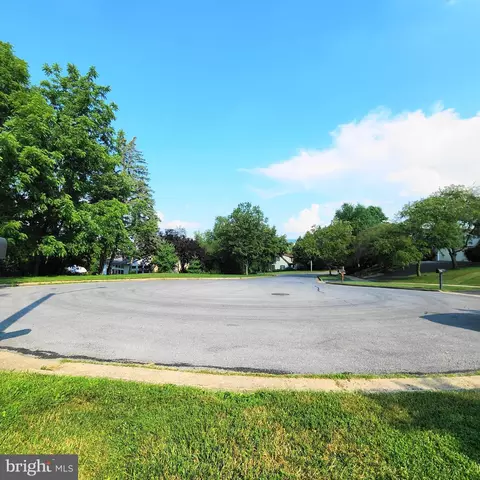 1206 Sawgrass Cir, State College, PA 16801