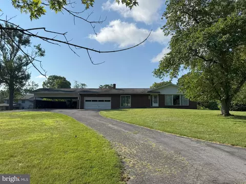 126 E Harris Dr, State College, PA 16801