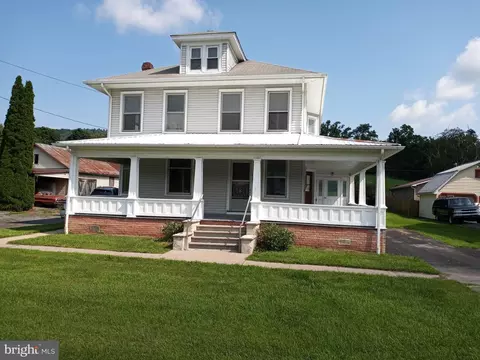 200 E Aaron Sq, Aaronsburg, PA 16820