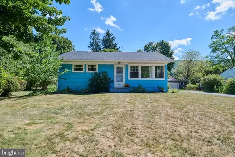716 Brookside Dr, Boalsburg, PA 16827