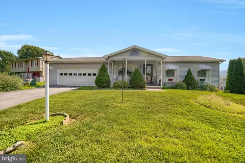 204 Jennifer Cir, Pleasant Gap, PA 16823