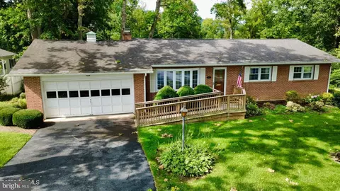 915 Woodland Dr, Bellefonte, PA 16823