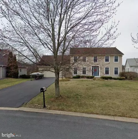 685 Tanager Dr, State College, PA 16803