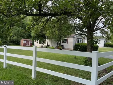 474 Douglas Dr, State College, PA 16803
