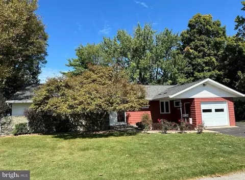 1035 Woodland Dr, Bellefonte, PA 16823