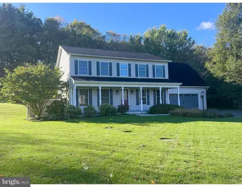 90 Skyharbor Dr, Port Matilda, PA 16870