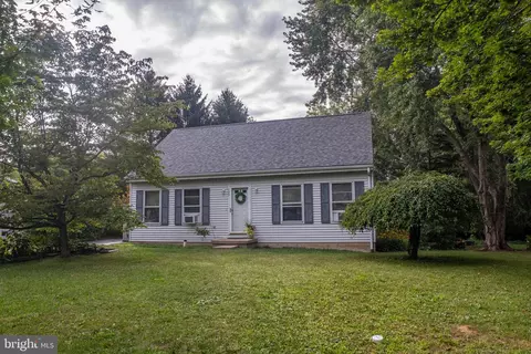 133 Creekside Dr, State College, PA 16801