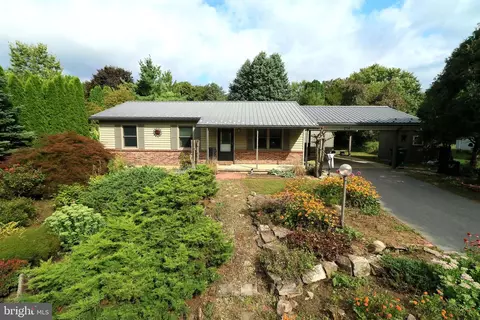 214 Danielle Dr, Pleasant Gap, PA 16823