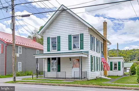117 Turnpike St, Milesburg, PA 16853