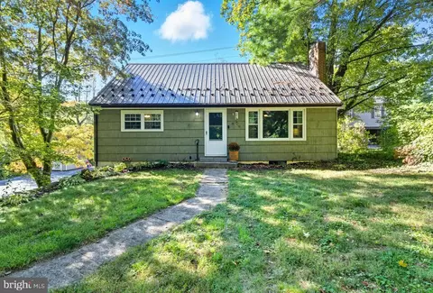 530 W Main St, Boalsburg, PA 16827