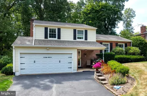 690 Wiltshire Dr, State College, PA 16803