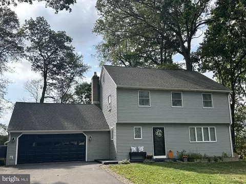 117 Fairbrook Dr, Pennsylvania Furnace, PA 16865