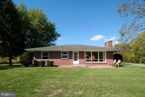 6622 S Eagle Valley Rd, Port Matilda, PA 16870
