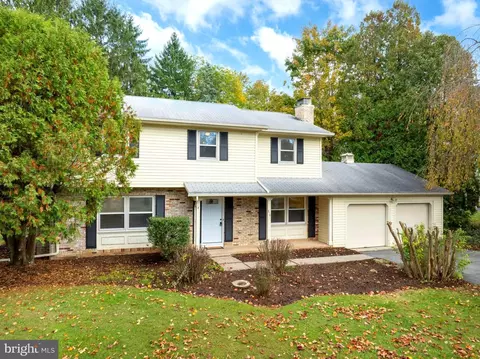 814 Wheatfield Dr, State College, PA 16801