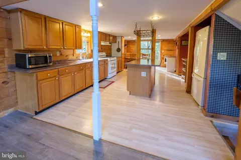 Entry Way - 302 Railroad St, Blanchard, PA 16826 photo 2 of 13
