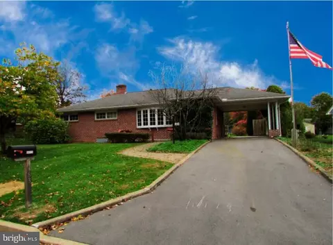 1383 N Allen St, State College, PA 16803