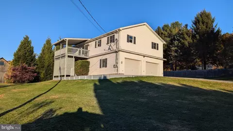 516 N Spruce Aly, Aaronsburg, PA 16820