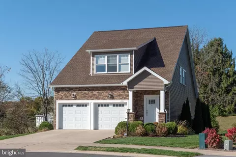 253 Bolton Ave, State College, PA 16803