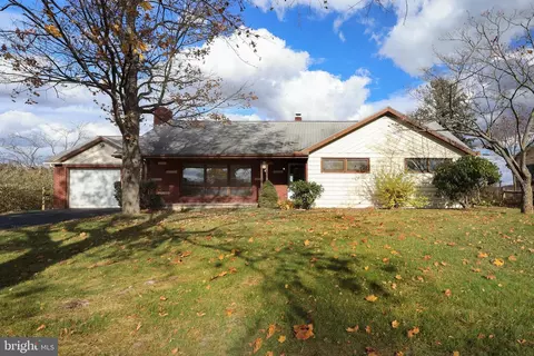 1457 Curtin St, State College, PA 16803