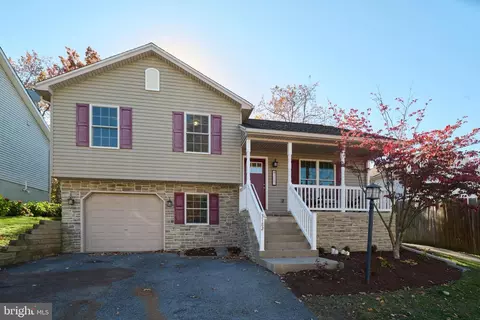 3182 Carnegie Dr, State College, PA 16803