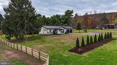 141 West St, Madisonburg, PA 16852