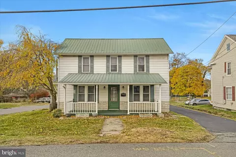 217 E College Ave, Pleasant Gap, PA 16823