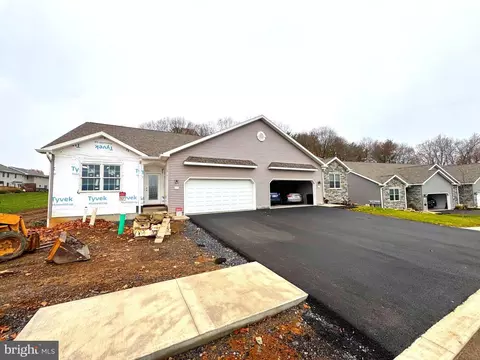113 Bilberry Cir, Bellefonte, PA 16823