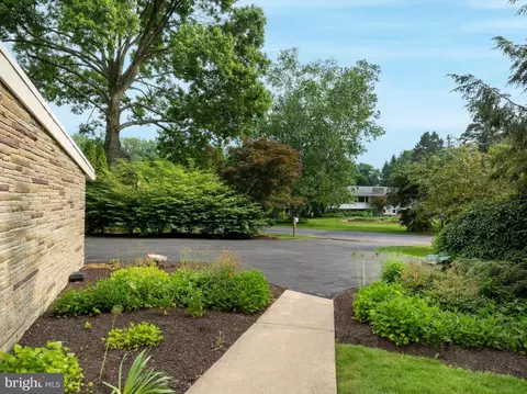 729 Outer Dr, State College, PA 16801 photo 14