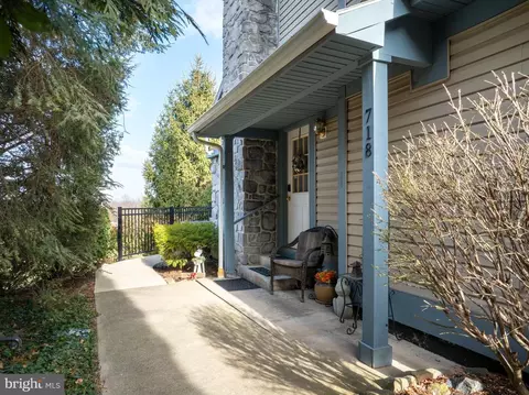 718 Tussey Ln, State College, PA 16801