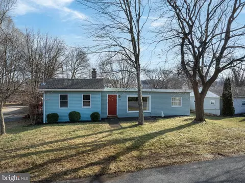 138 E Allison St, Centre Hall, PA 16828