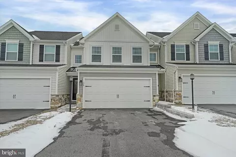 176 Magnolia Ln, State College, PA 16803