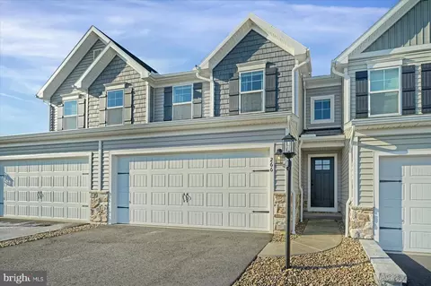 266 Magnolia Ln, State College, PA 16803
