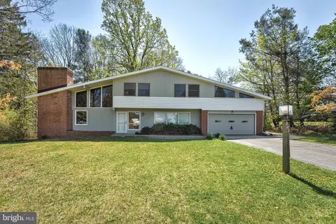 840 Outer Dr, State College, PA 16801