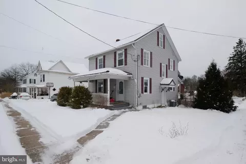 127 E Aaron Sq, Aaronsburg, PA 16820