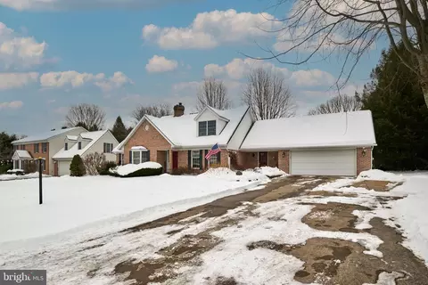 1736 Cambridge Dr, State College, PA 16803