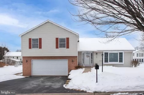 1469 Chaumont Ave, State College, PA 16801