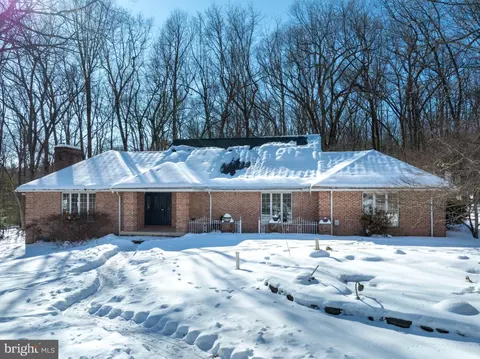 1307 Deerfield Dr, State College, PA 16803