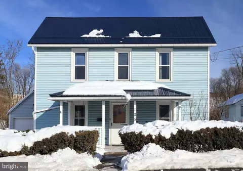 125 S Harrison Rd, Pleasant Gap, PA 16823