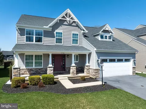 1734 Woodledge Dr, State College, PA 16803