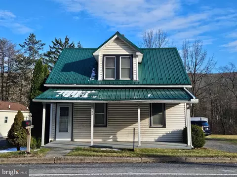 708 Plank Rd E, Port Matilda, PA 16870