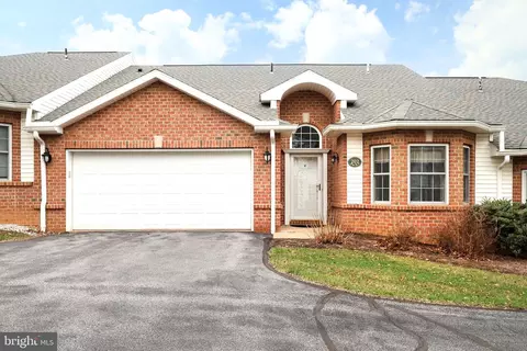 1632 Bristol Ave #202, State College, PA 16801