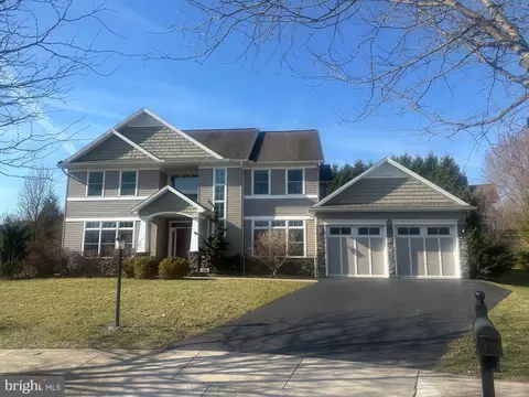 170 Fernleaf Ct, State College, PA 16801