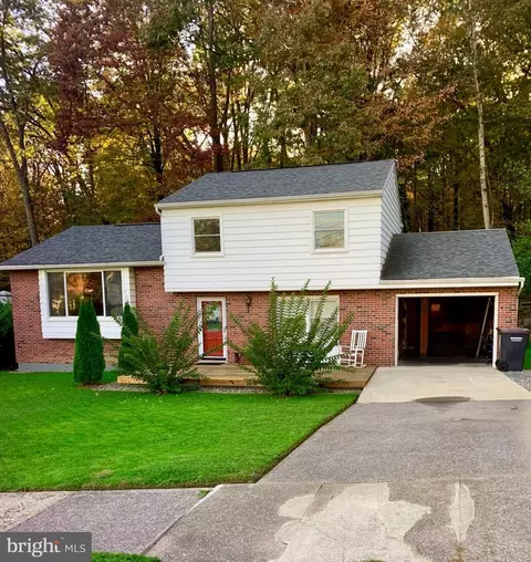 2120 N Oak Ln, State College, PA 16803