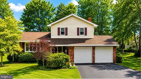 106 E Clearview Ave, State College, PA 16803