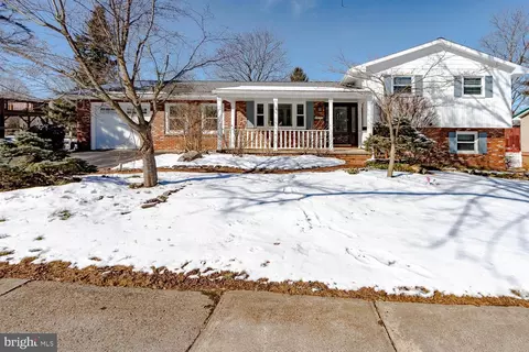 1096 Saxton Dr, State College, PA 16801