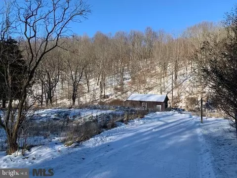 1840 Sunnyside Hollow Rd, Port Matilda, PA 16870