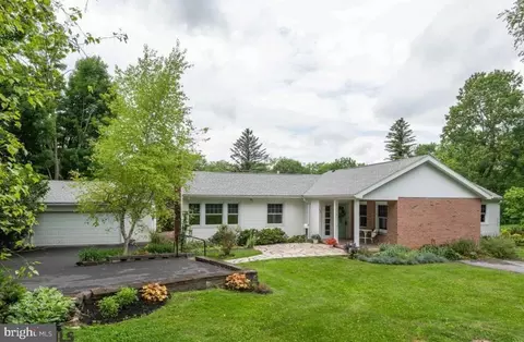 537 Kemmerer Rd, State College, PA 16801