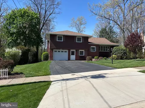 684 Wiltshire Dr, State College, PA 16803