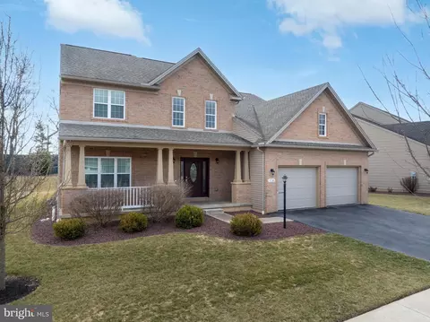 1735 Woodledge Dr, State College, PA 16803