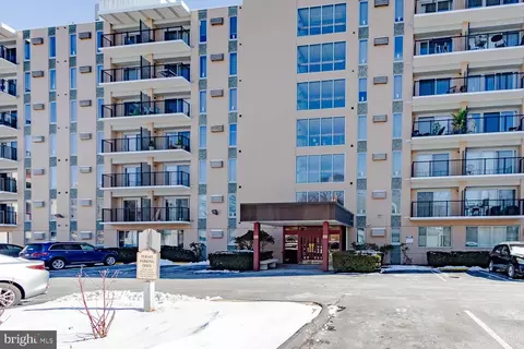 200 Highland Ave #204, State College, PA 16801